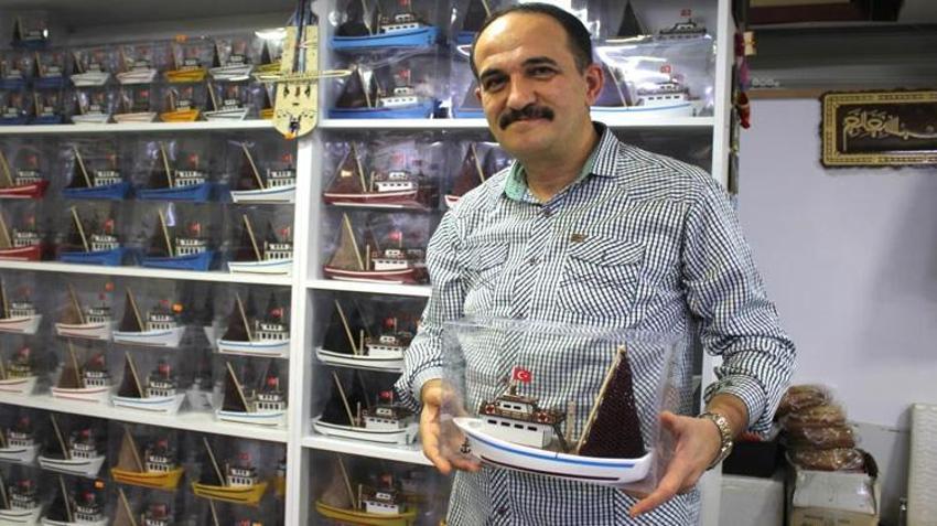 Hobi olarak başladı şimdi siparişlere yetişemiyor! Evinin üst katını atölyeye çevirip 10 bin adet üretiyor