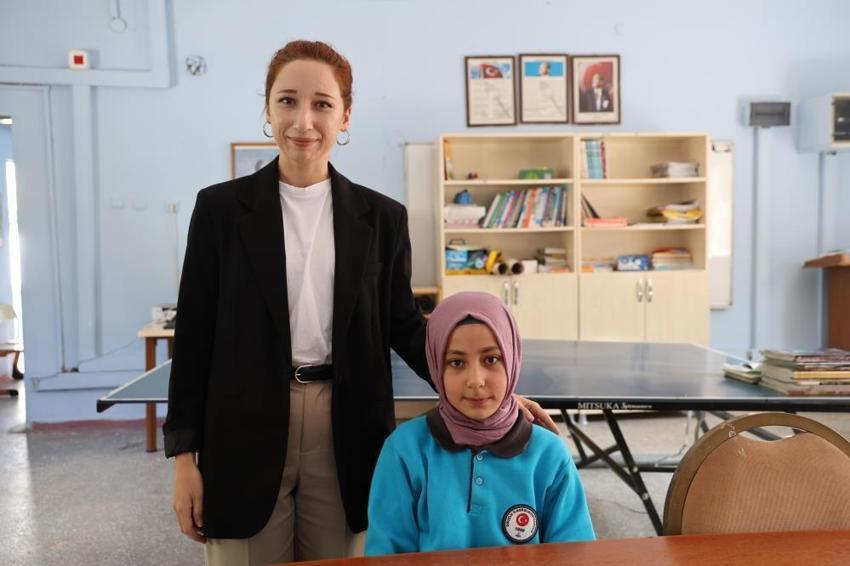 Köy okulunda özel okul konforu: Sınıfta sadece 8 kişiler, bütün Türkiye'ye örnek oldu!