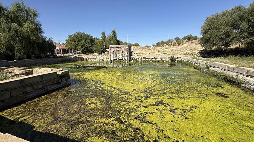 Konya'da asırlardır kesintisiz akan su kaynağı şaşırtıyor! Kuraklığa meydan okuyor: 3200 yıl sonra bile çalışıyor