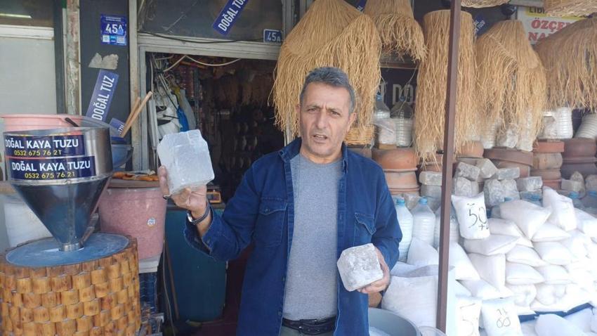 Pakistan ve Çankırı'dan Kayseri'ye getiriyor! Müşterilerin gözü önünde parçalayıp satıyor