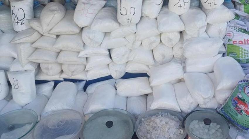 Pakistan ve Çankırı'dan Kayseri'ye getiriyor! Müşterilerin gözü önünde parçalayıp satıyor