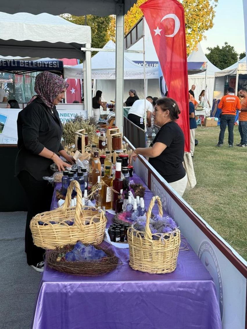 Lezzet Festivali'nde Feke ve Saimbeyli'nin doğal sumağı ve lavantası görücüye çıktı!