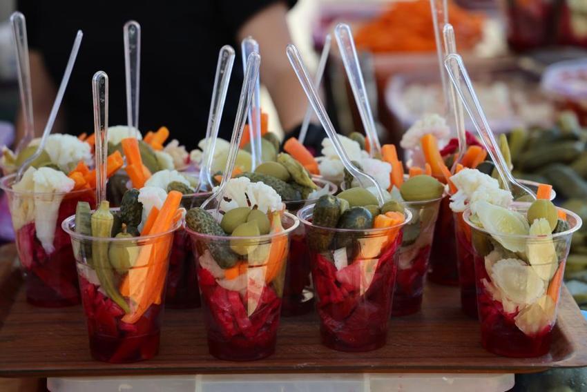 Adana Lezzet Festivali başladı! Kebap, şırdan ve şalgam iiçin Merkez Park'ta uzun kuyruklar oluştu!