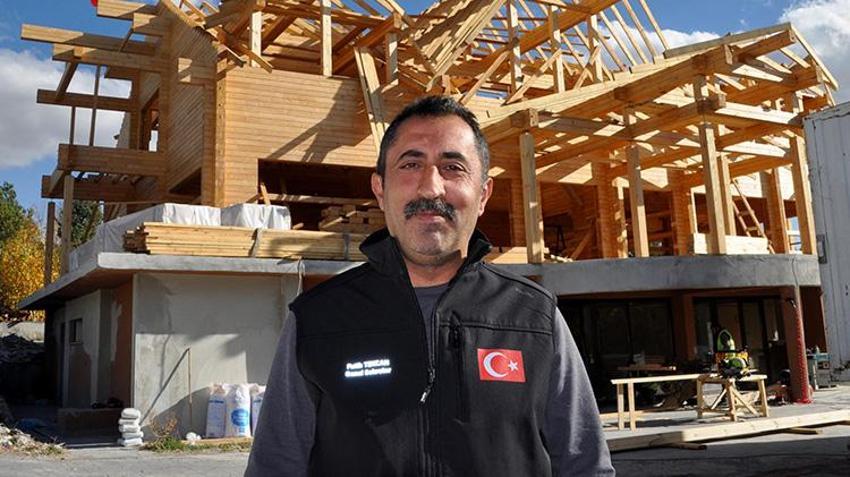 Kars'ta yeni 'kütük ev' yükseliyor! Finlandiya'dan getirilenler yandı yenileri Rusya'dan getirildi