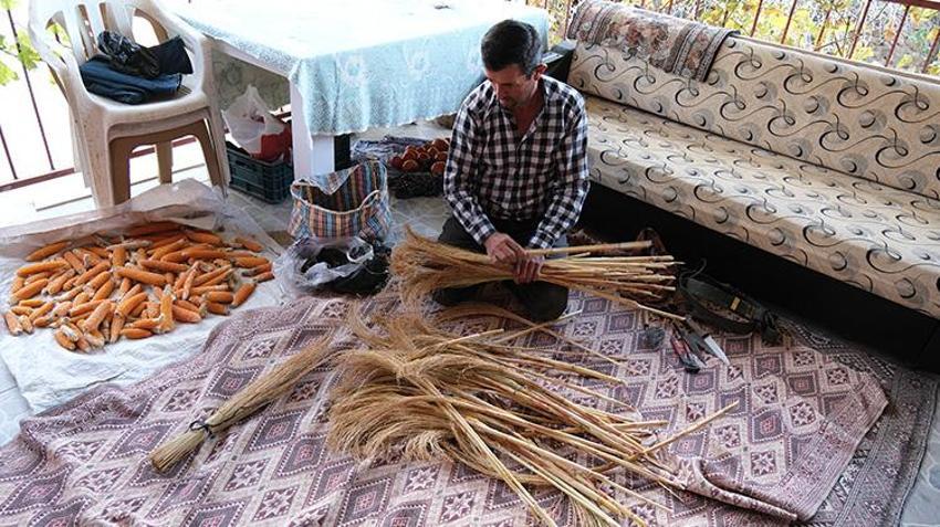 Bursalı vatandaş babasının Romanlardan öğrenip 50 sürdürdüğü mesleği devraldı! 'Ömrüm yettiği sürece bu işi yapacağım'