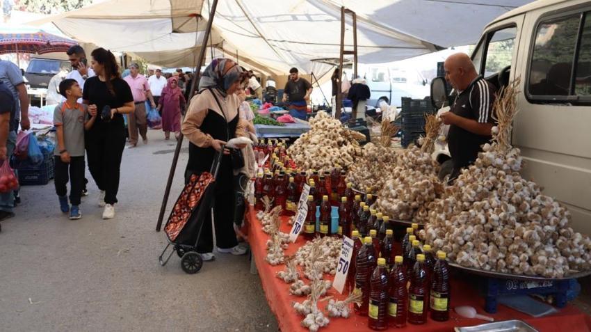 Malatyalılar pazarlara koştu! Fiyatlar uçtu ama kapış kapış gidiyor