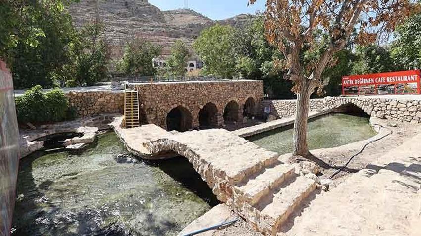 Mardin'de temizlenen eski değirmende paha biçilemeyen bir eser bulundu! Bin 500 yıllık tarihe sahip