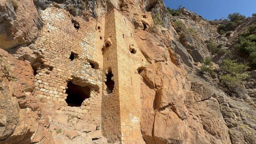 Adana'nın saklı Sümela'sı: Kozan'daki bin yıllık Sin Manastırı turizme kazandırılmayı bekliyor!