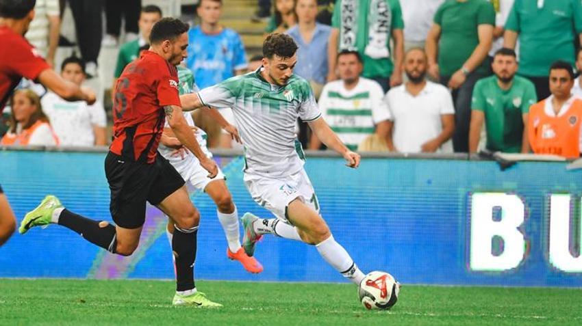 Bursaspor'da Sertaç Çam fırtınası! Şimdiden zirveye adını yazdırdı