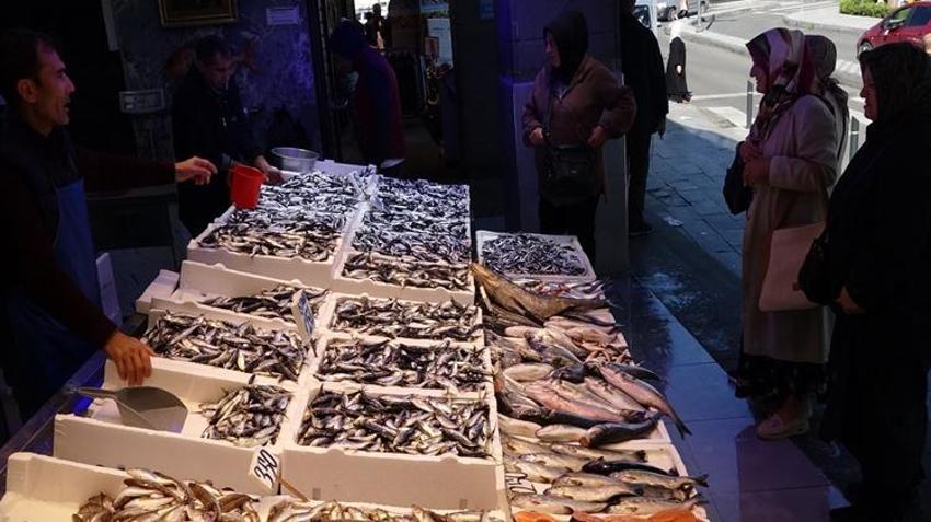 Trabzon'da kilosu 150 liraya düştü, tezgahlar doldu taştı!