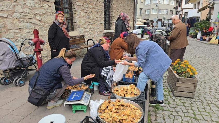 Karabük ormanlarında başladı! Karadeniz'in gizli lezzeti tezgahlarda, kilosu 500 TL