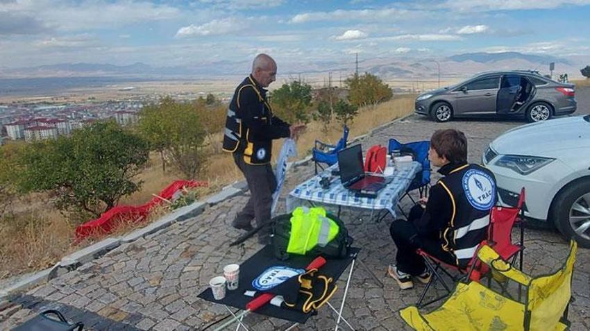Tarihi tabyalardan dünyaya seslendiler! Erzurum'da amatör telsizciler 30 ülkeyle bağlantı kurup şehri tanıttı!