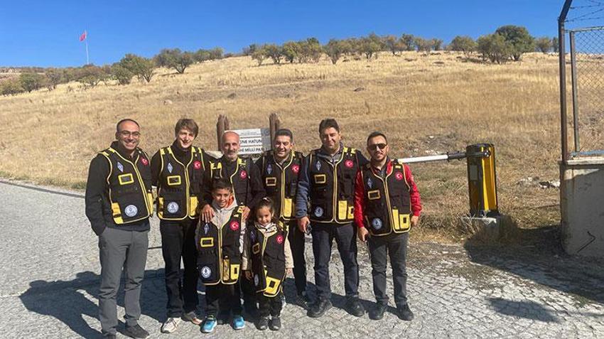 Tarihi tabyalardan dünyaya seslendiler! Erzurum'da amatör telsizciler 30 ülkeyle bağlantı kurup şehri tanıttı!
