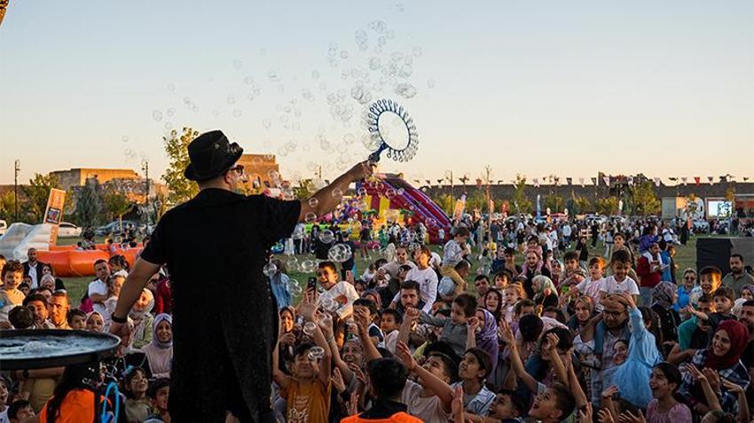 Diyarbakır'da festival coşkusu! Binlerce kişi akın etti, oteller doldu taştı