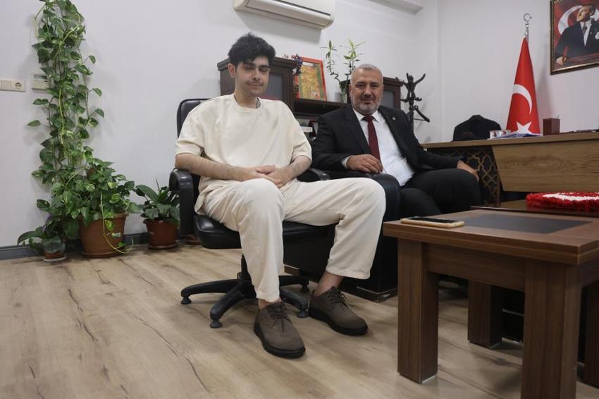 Depremzede Barış'ın dramı gündem olunca valilik harekete geçti! 3 yıl sonra ilk kez evden çıktı: Tıraş oldu, hamama gitti