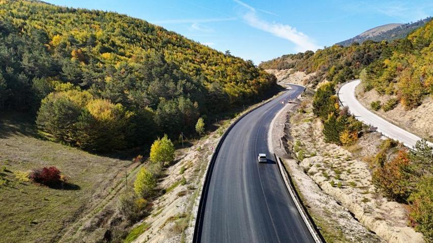 Bolu-Mudurnu'da ağaçlar sarı, turuncu ve kızıla Büründü: Sonbahar renk cümbüşü havadan görüntülendi