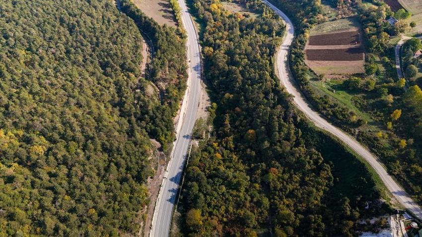 Bolu-Mudurnu'da ağaçlar sarı, turuncu ve kızıla Büründü: Sonbahar renk cümbüşü havadan görüntülendi