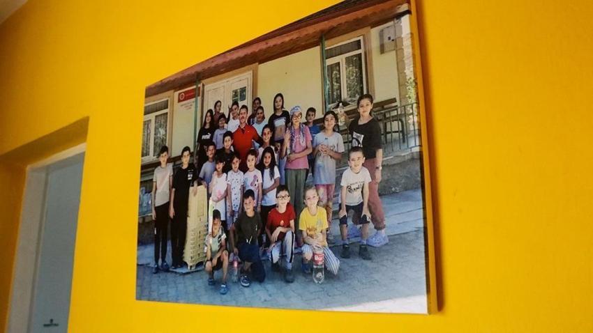 25 yaşındaki imamdan örnek proje: Çocuklar için köye spor ve sinema salonu kurdu!