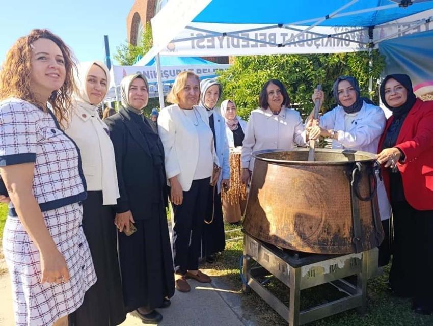 Kahramanmaraş'ta 'Kadın emeği' vurgulu Geleneksel Bağ Bozumu Festivali başladı!