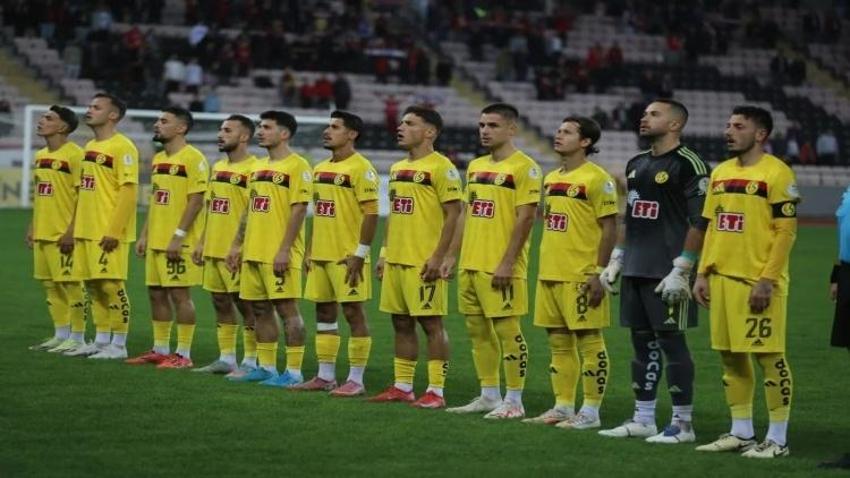 Eskişehirspor'da antrenör değişti sonuç değişmedi! Denizli engeline takıldılar