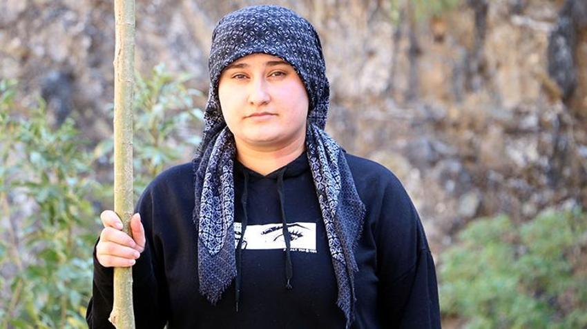 5 ay geçti ama onlar vazgeçmedi! Hakkarili aile Avaşin Deresi'nde aramaya devam ediyor