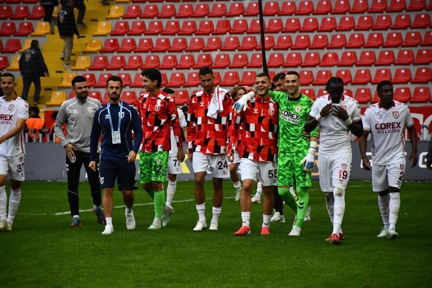 Samsunspor, Kayserispor deplasmanından üç puanla döndü! Holse 2 golle maçın yıldızı oldu