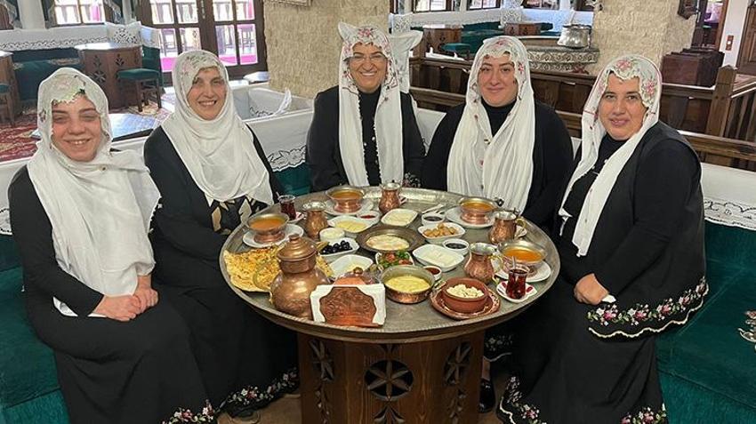 Bursalı kadınlar girişimcilere örnek oluyor! El ele vererek Türkiye'de bir ilke imza attılar
