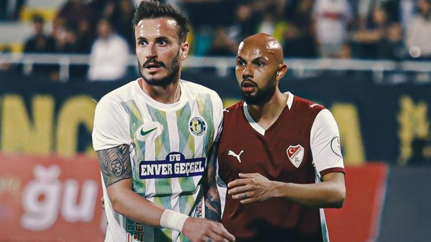 Şanlıurfaspor-Elazığspor maçında kriz çıktı! Yöneticiler sahaya girdi, polisler müdahale etti