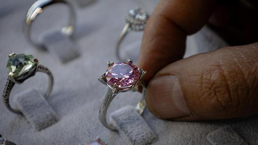 Malatyalı vatandaş kendi yüzüğünü tamir ettikten sonra gerçeği fark etti! O günden sonra meslek sahibi olup para kazanmaya başladı