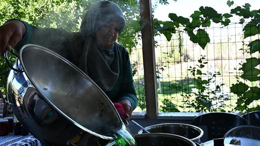 Bilecikli kadın kaynatıp içtiği nane suyundan ilham alarak girişimci oldu! İstanbul, Bursa, Eskişehir ve Sakarya'dan özel müşterileri var