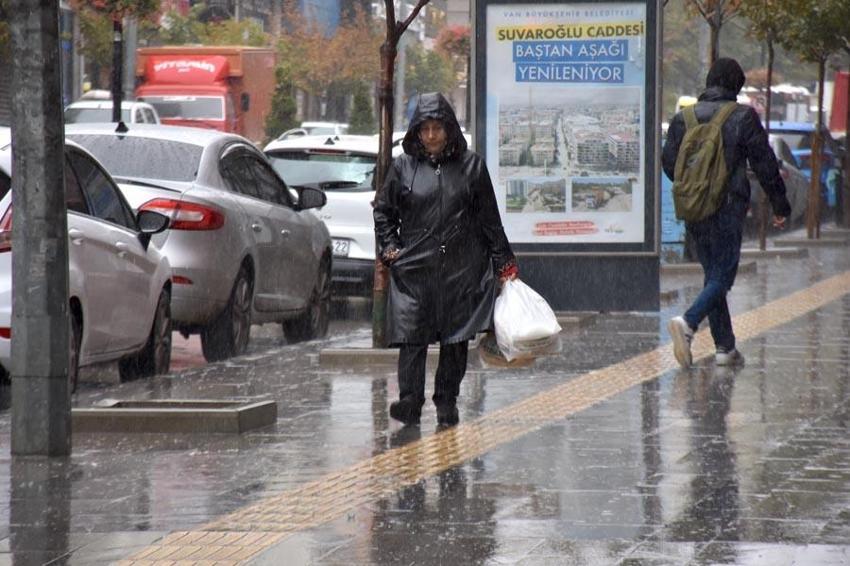 Yağmur ve gök gürültülü sağanak yağışlar geliyor! Meteoroloji 35 ili uyardı: Sel ve su baskınlarına karşı dikkatli ve tedbirli olunmalı