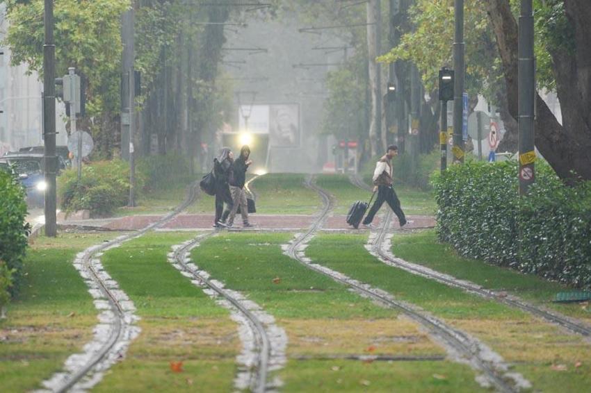 Yağmur ve gök gürültülü sağanak yağışlar geliyor! Meteoroloji 35 ili uyardı: Sel ve su baskınlarına karşı dikkatli ve tedbirli olunmalı