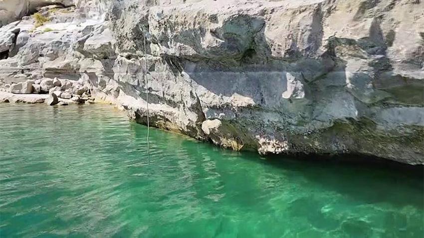 Sular çekildi, tarih ortaya çıktı! Adıyaman'da 12 bin yıllık kaya resimleri su altında görüntülendi