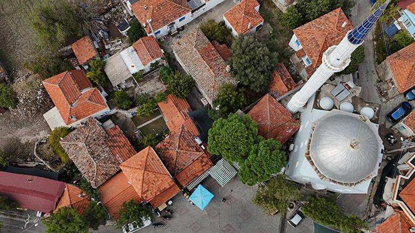 Dünyanın gözü İzmir'deki o köyde! Korkuluklarıyla ilgi gören Barbaros, 'turizm köyü' ünvanıyla öne çıkacak