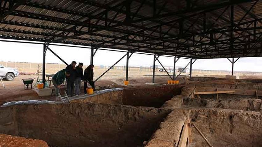 Tunç Çağı'nın gizemli ritüeli! Küllüoba Höyüğü'nde 5 bin 200 yıllık sır: Mezarlara tohum ekmişler1