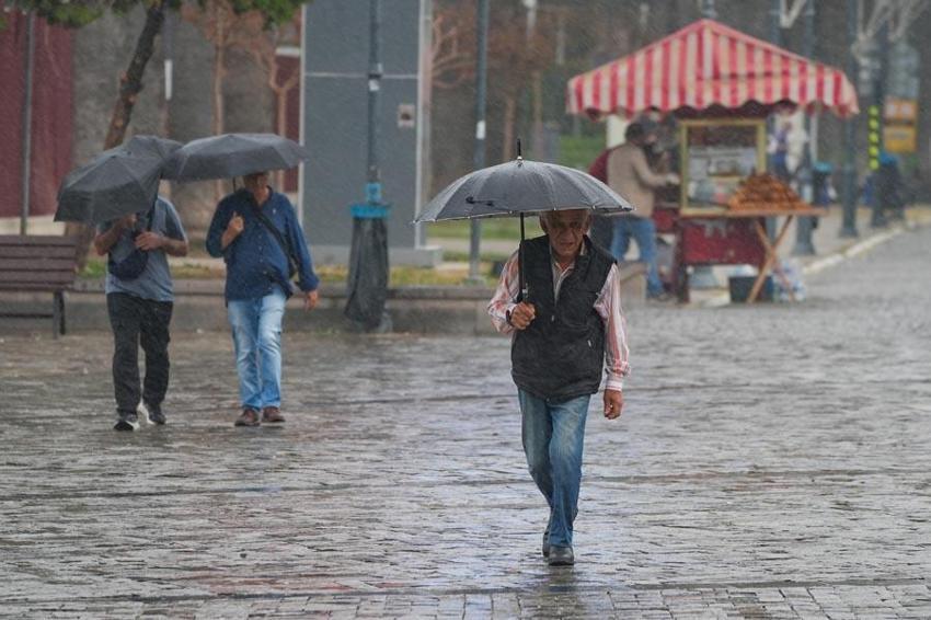 Meteoroloji 39 ili uyardı: Gök gürültülü sağanak yağışlar kuvvetli geliyor