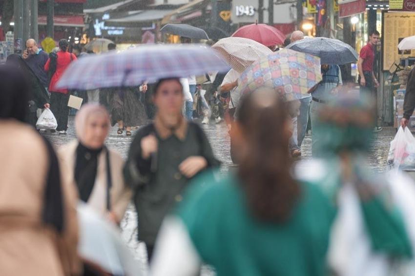 Meteoroloji 39 ili uyardı: Gök gürültülü sağanak yağışlar kuvvetli geliyor