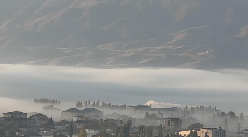 Hakkari'de kartpostallık görüntü! Çile bir anda manzaraya dönüştü