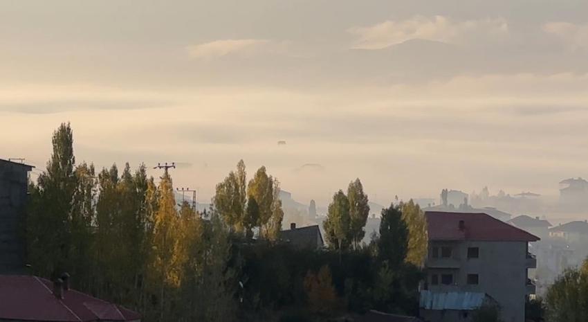 Hakkari'de kartpostallık görüntü! Çile bir anda manzaraya dönüştü