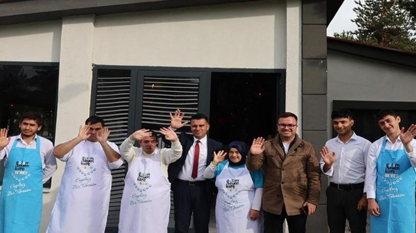 Erzurum'un en özel kafesi! Bir kez gelen bir daha gelmek istiyor: Özel bireylerin istihdam kapısı oldu