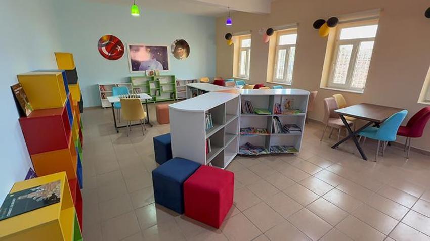 Muhtarın çocukluk hayali gerçek oldu! Midyat'ın köy okuluna modern kütüphane kazandırıldı
