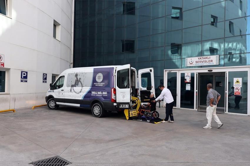 Büyükşehir'den özel bireylere tam destek! Özel donanımlı araçlarla ulaşım sorunu çözülüyor