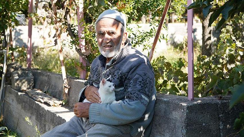Ispartalı İbrahim dede çocukluk hayalini gerçekleştirdi! Ürünleri satmak için yetiştirmiyor