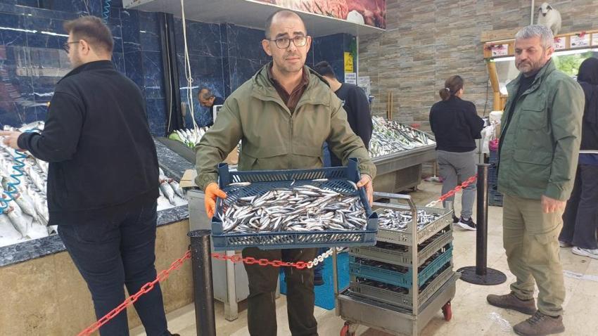 Kayseri'de kilosu 100 ile 200 lira arası değişiyor! Palamut azaldı, hamsi coştu