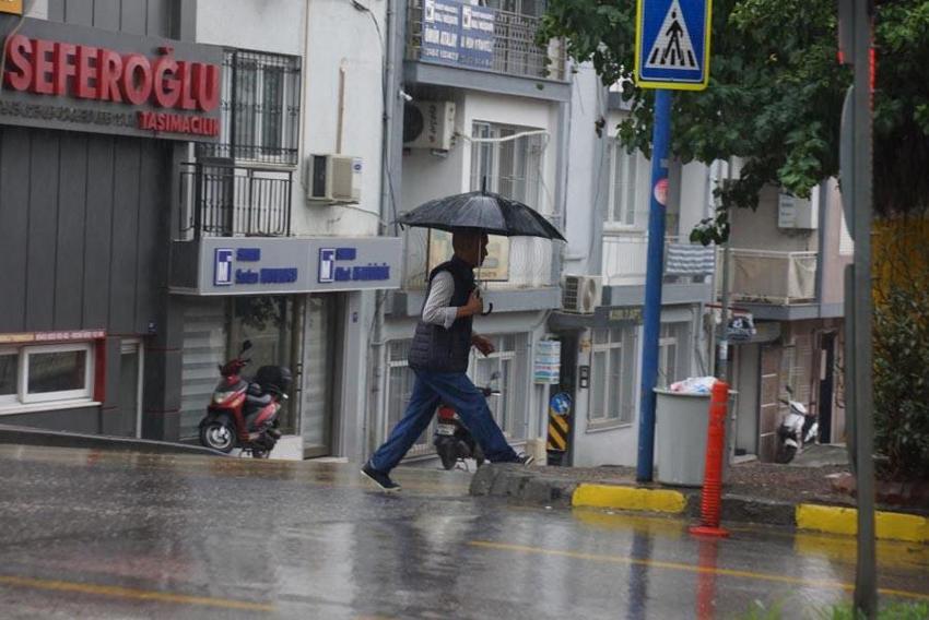 Kar yağışı Van'ı beyaza bürüdü! Yağmur ve gök gürültülü sağanak yağış kuvvetli geliyor: Meteoroloji son hava durumu raporuyla illeri tek tek uyardı