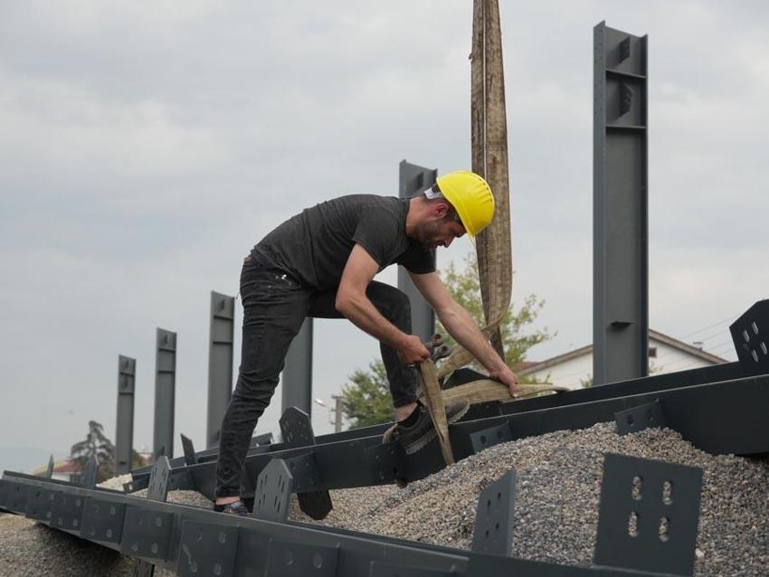 Düzce'de temeli atılan pazar ve fuar alanının inşaatı tamamlanıyor