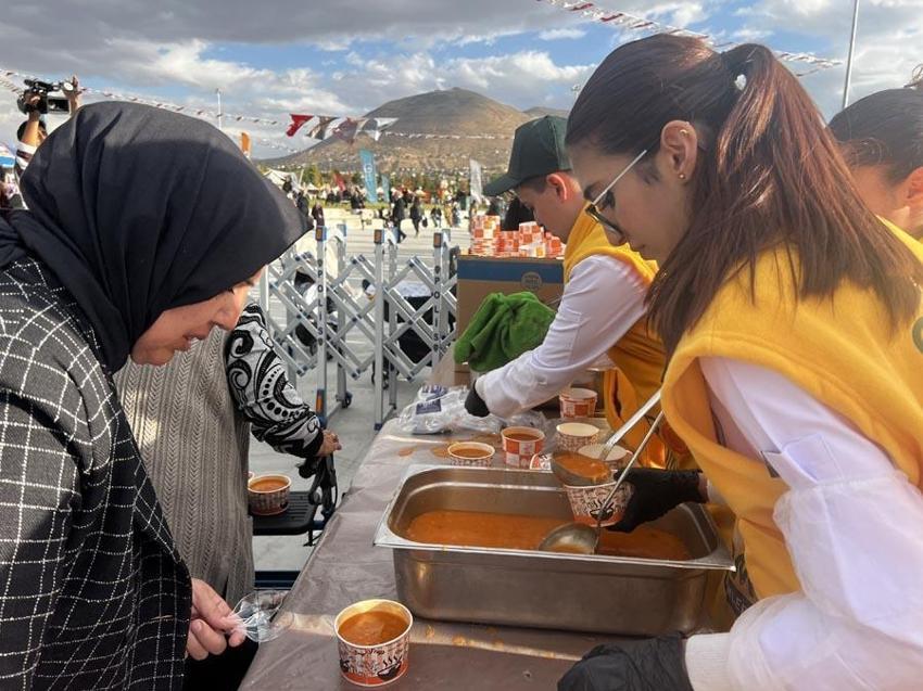 Kayseri’de Gastronomi Günleri! Şehrin 200 eşsiz lezzeti ve 1 ton pastırmalı kuru fasulye ikramı