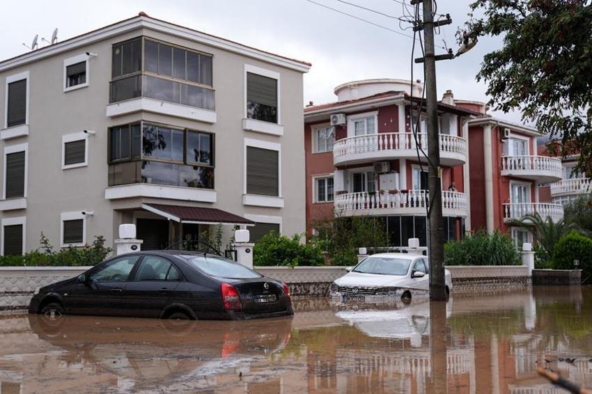 Karla karışık yağmur, kuvvetli sağanak ve dolu yağışları geliyor! Meteoroloji 29 ili ani sel, su baskını ve yıldırımlara karşı uyardı