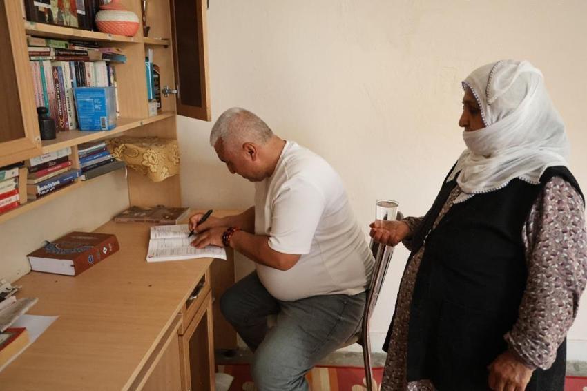 20 yıl beklediği haber gelince annesini inandıramadı! Diyarbakır'da böylesi görülmedi: Tercihi arkadaşına bıraktı