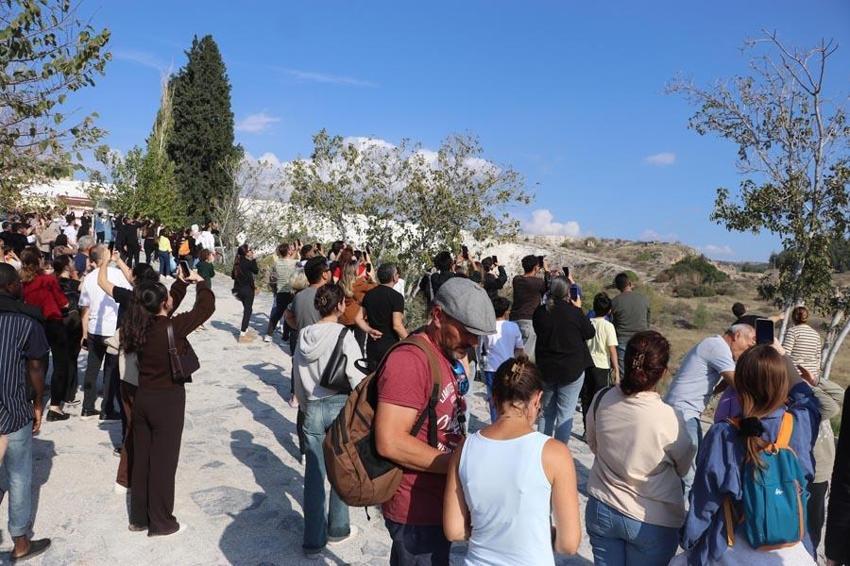 Denzli'de nefes kesen anlar! SOLOTÜRK'ten Pamukkale'de gösteri uçuşu